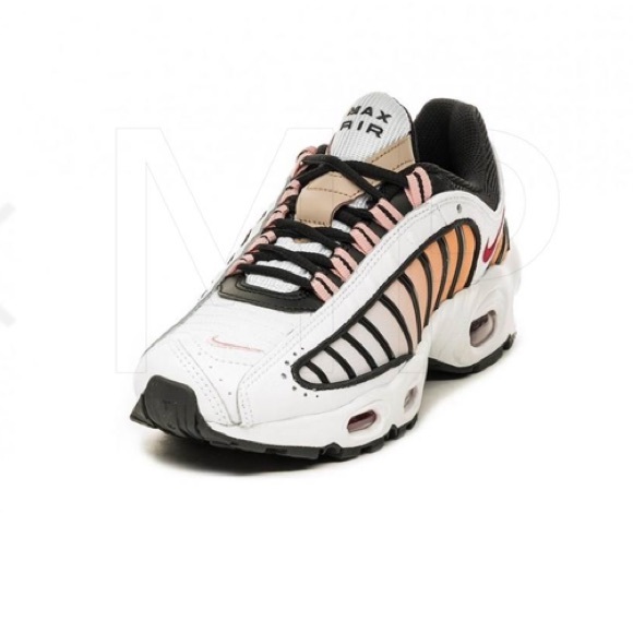 W air max brand new - Picture 2 of 4